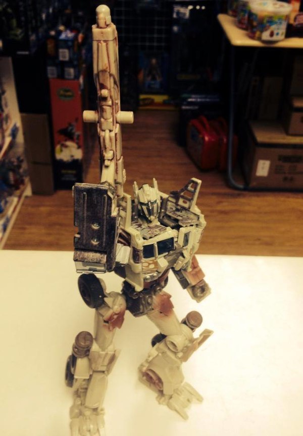 Out Of Box Images Toy R Us Japan Exclusive Rusty Evasion Mode Optimus Transformers 4 Lost Age  (2 of 4)